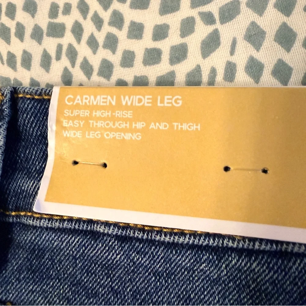 Michael Kors | Carmen Wide Leg, Super High Rise Dark Blue Jeans - Picture 4 of 8